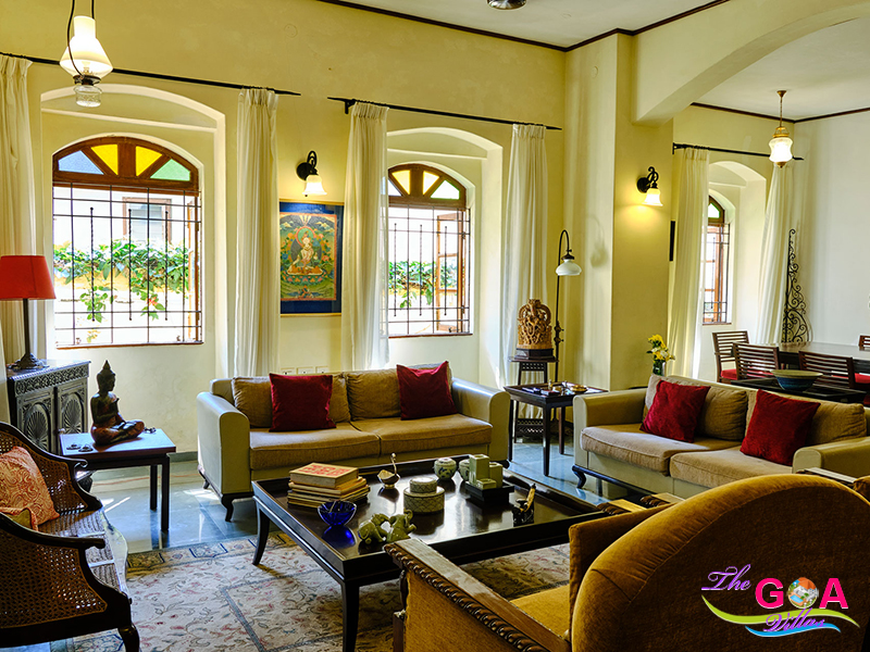 4 bedroom villa with pool in Reis Margos