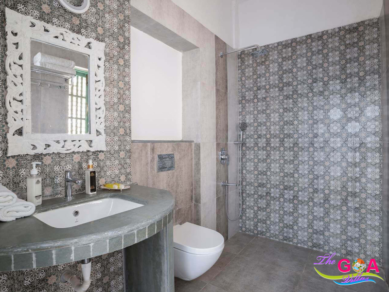 5 bedroom villa with pool in Guirim