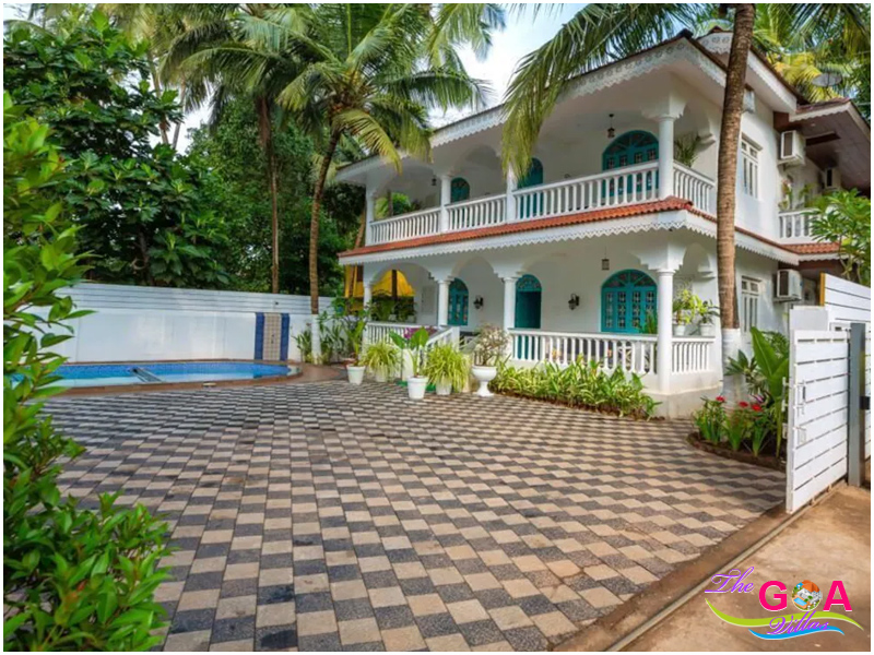 8 bedroom villa with pool in Saligao