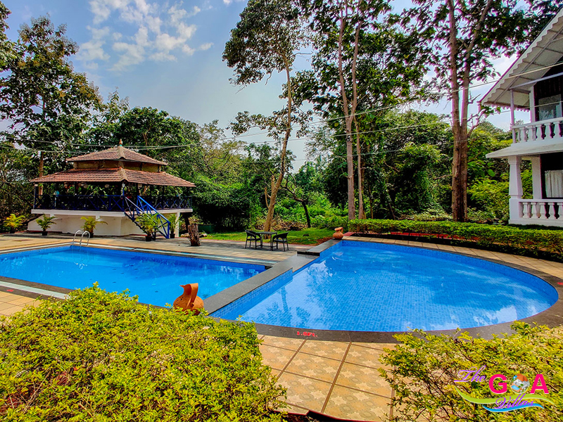 8 bedroom villa with pool in Saligao
